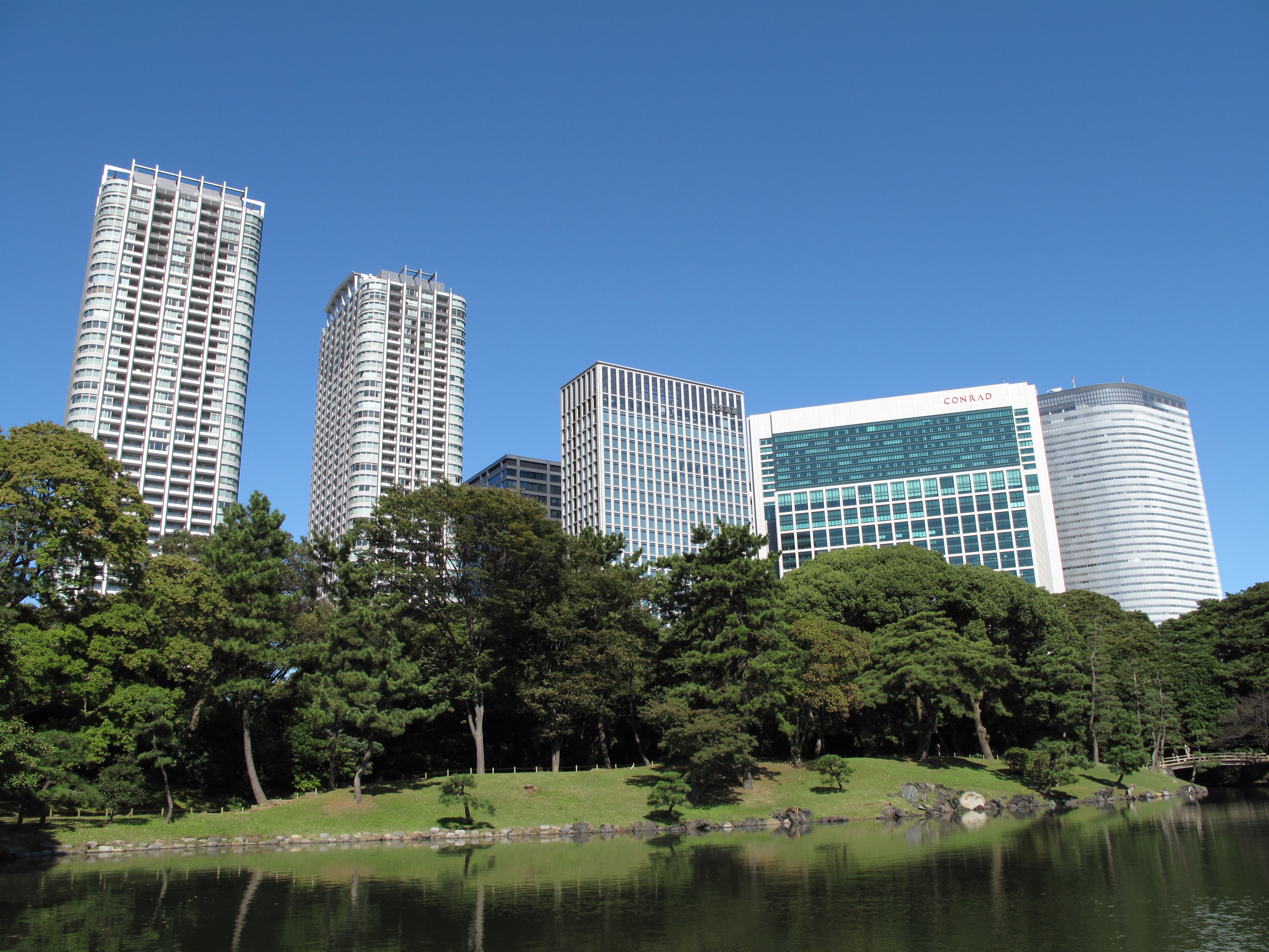 PowerShot G10 / 4,416�~3,312 / 1/500�b / F4 / 0EV / ISO80/ �v���O����AE / WB:�I�[�g / 6.1mm