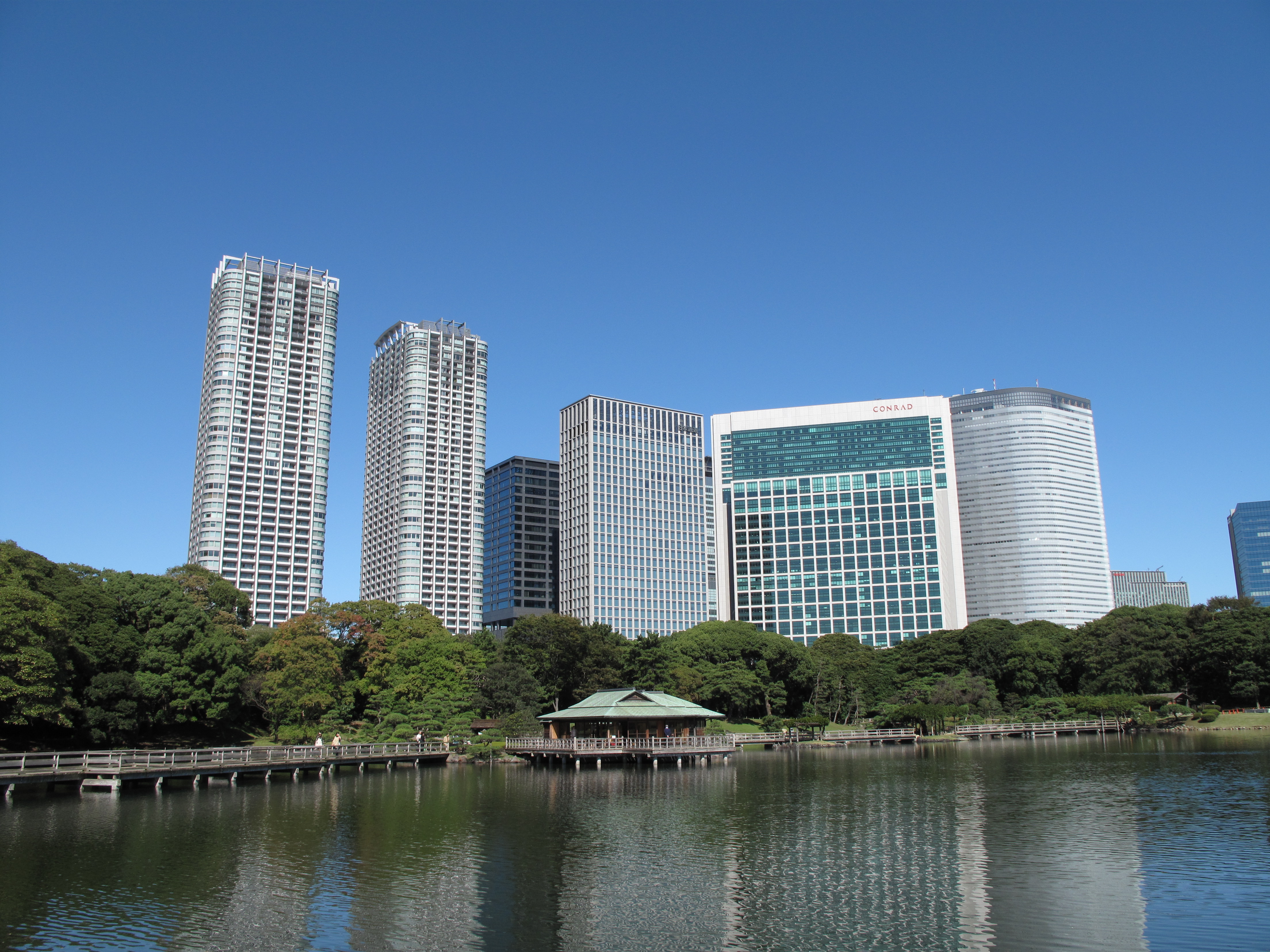 28mm����PowerShot G10 / 4,416�~3,312 / 1/640�b / F4 / 0EV / ISO80 / �v���O����AE / WB:�I�[�g / 6.1mm