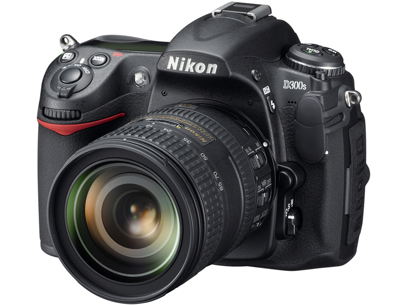 D300S�B�����Y��AF-S DX NIKKOR 16-85mm F3.5-5.6 G ED VR