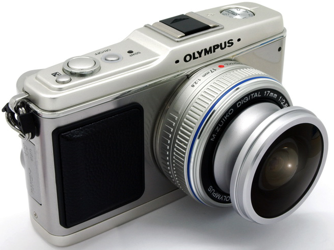 M.ZUIKO DIGITAL 17mm F2.8�ɑ��������Ƃ���