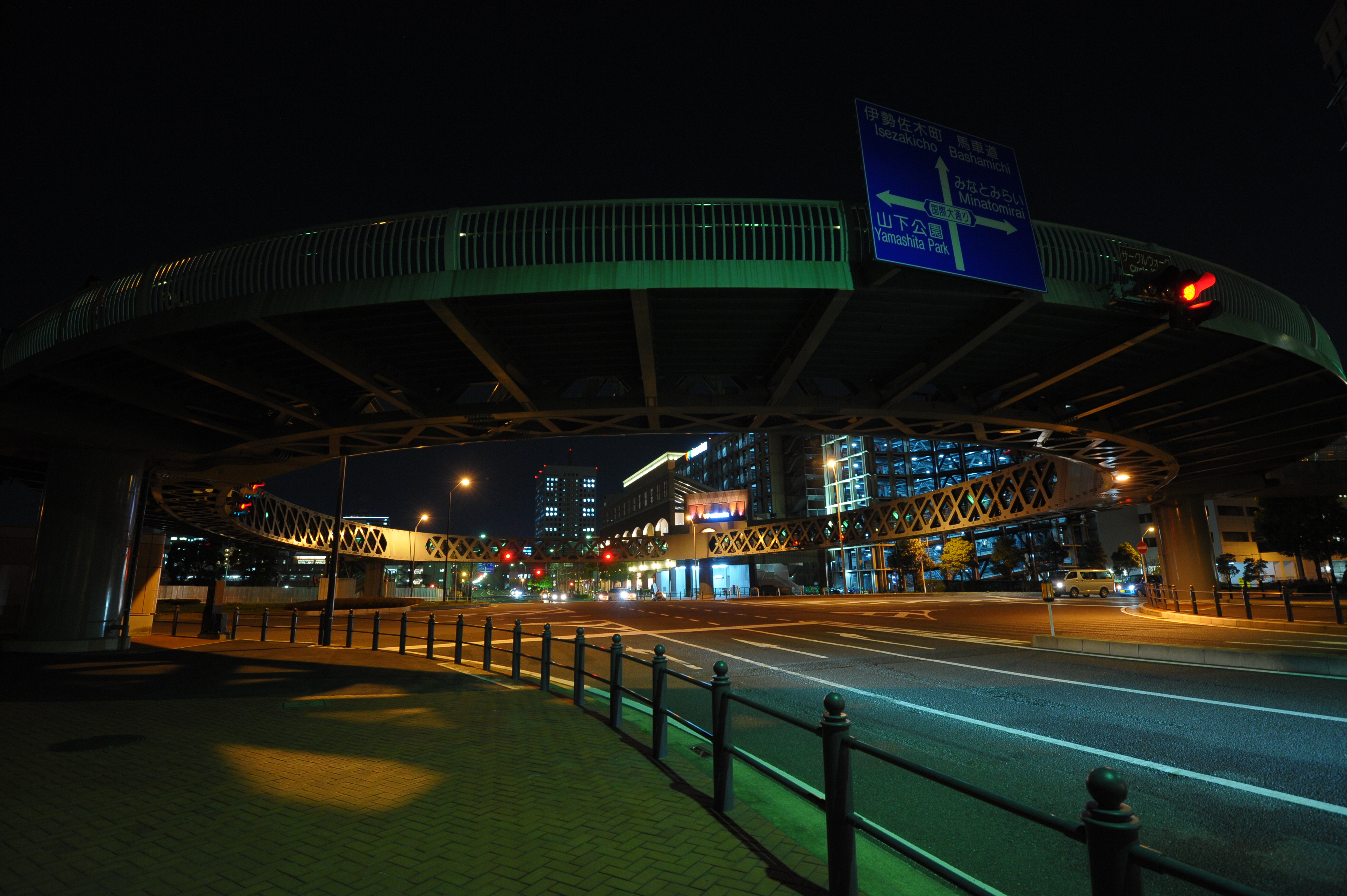 D700 / AF-S NIKKOR 16-35mm F4 G ED VR / ��5.0MB / 4,256�~2,832 / 1/5�b / F5.6 / -0.7EV / ISO1600 / WB:�d�� / 17mm
