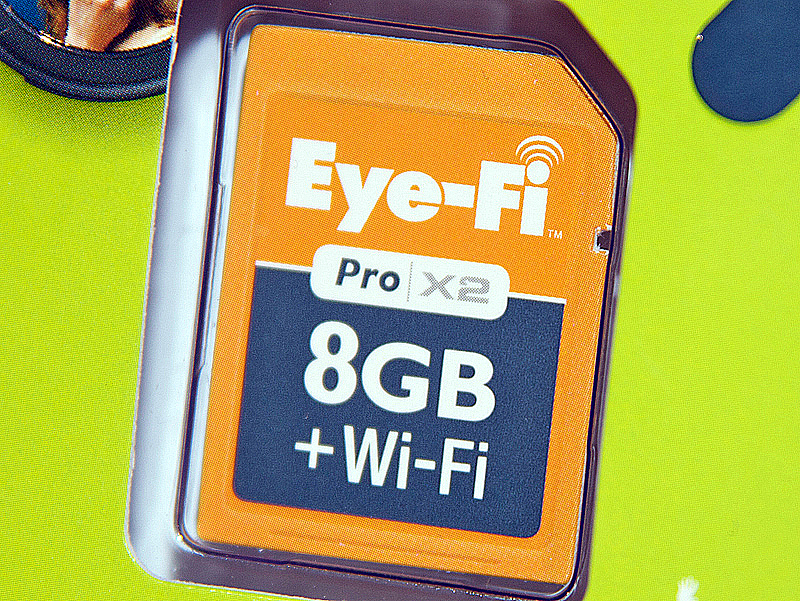 2010 International CES�ɓW�����Ă����uEye-Fi Pro X2�v�i�č��Łj