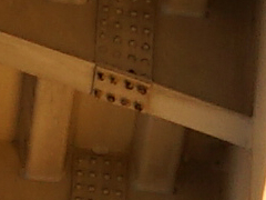 012_s.jpg