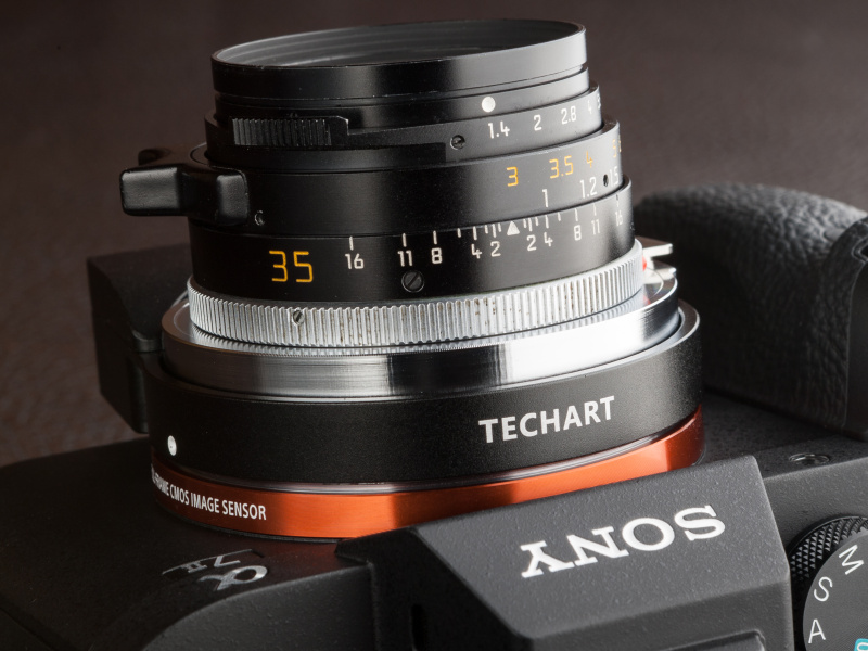 通过天工接环，让Leica M镜头在E卡口机身上获得自动对焦能力 *[源](http://dc.watch.impress.co.jp/docs/review/special/755017.html)* 