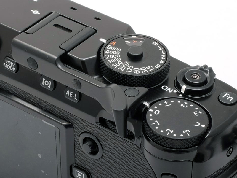 FUJIFILM X-Pro2専用の真鍮製サムレストが発売 - デジカメ Watch