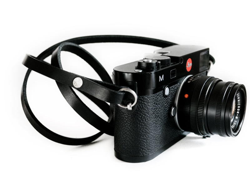 ブライドルレザーの一枚革カメラストラップ - デジカメ Watch