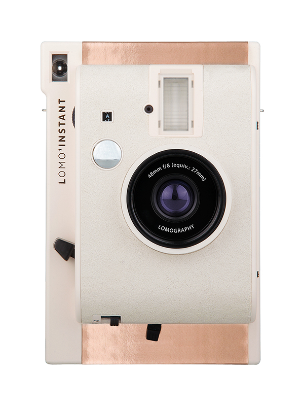 スエード生地に覆われた「Lomo'Instant Mumbai Edition」 - デジカメ Watch
