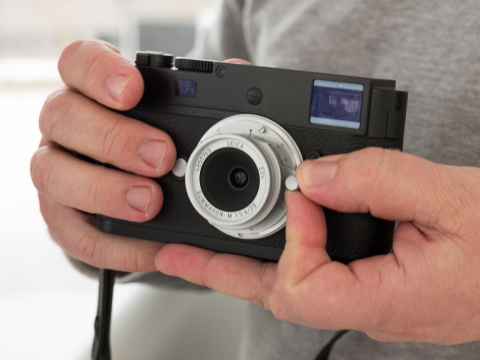 ライカ、1950年代の広角レンズ「ズマロン28mm F5.6」を復刻