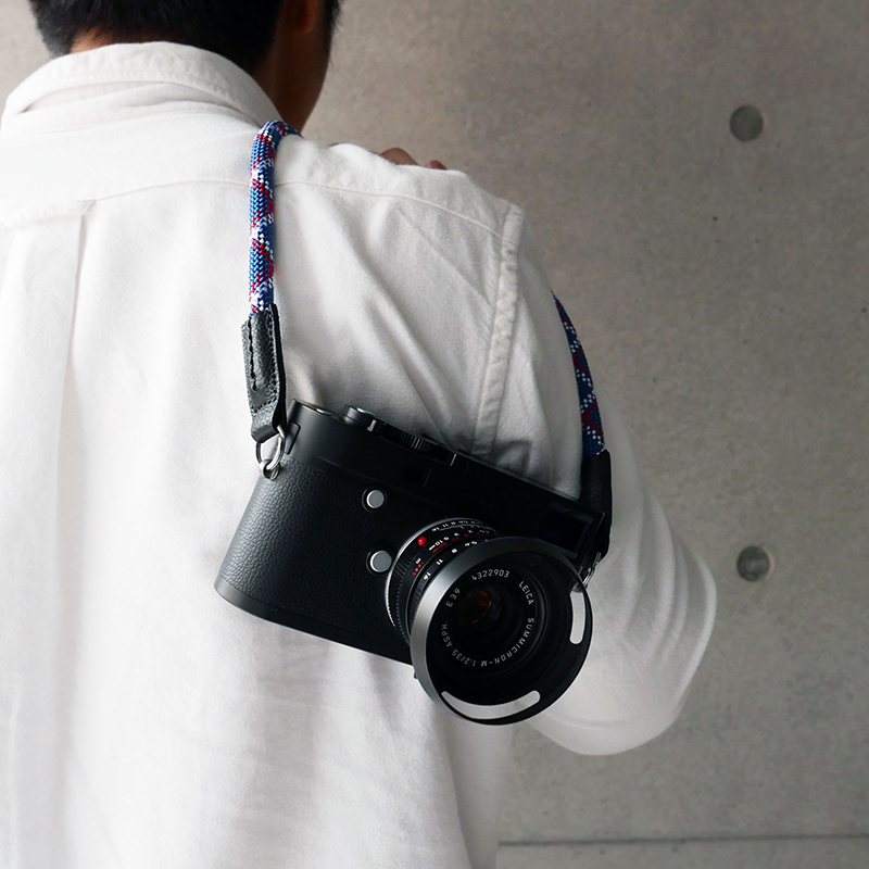 クライミングロープ使用の「YOSEMITE CAMERA STRAP」にショート