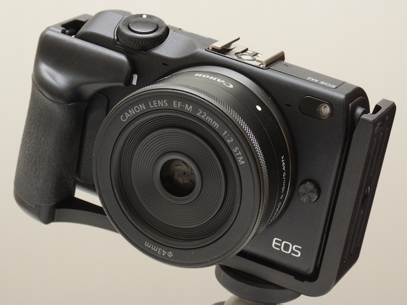 デジカメアイテム丼：中国限定 幻のEOS M2用グリップを試してみた - デジカメ Watch