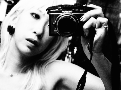 蜷川実花：Self-image」（原美術館）レポート - デジカメ Watch