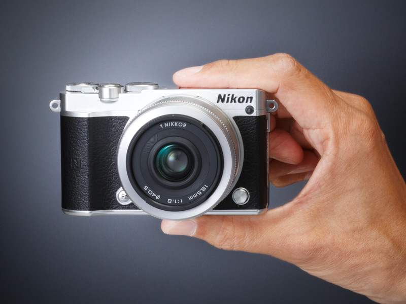 【公式通販】 Nikon 1 美品 ブラック J5 デジタルカメラ