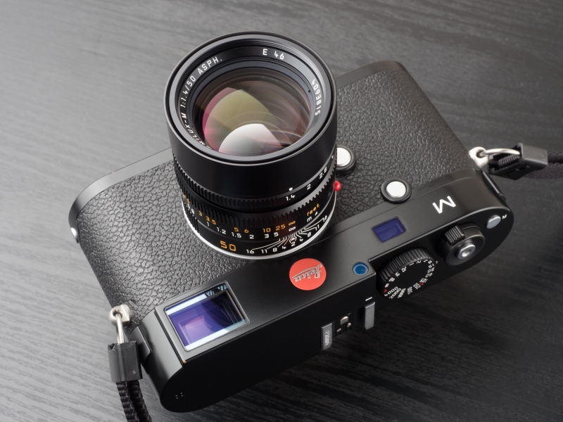 ピンク・ブルー ライカ Leica SUMMILUX 50mm F1.4 ASPH