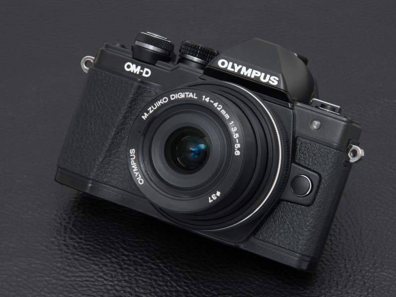 OLYMPUS ＯＭ10  ケース　フラッシュ三脚セット