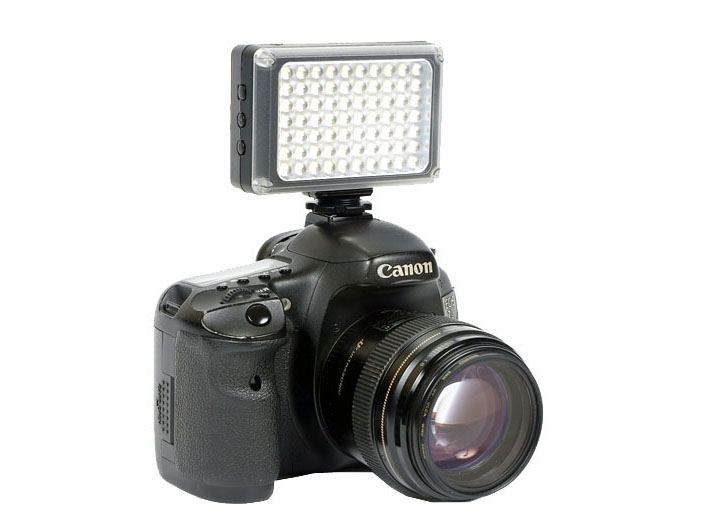 LPL、ポケットサイズのカメラ装着用LEDライト - デジカメ Watch Watch