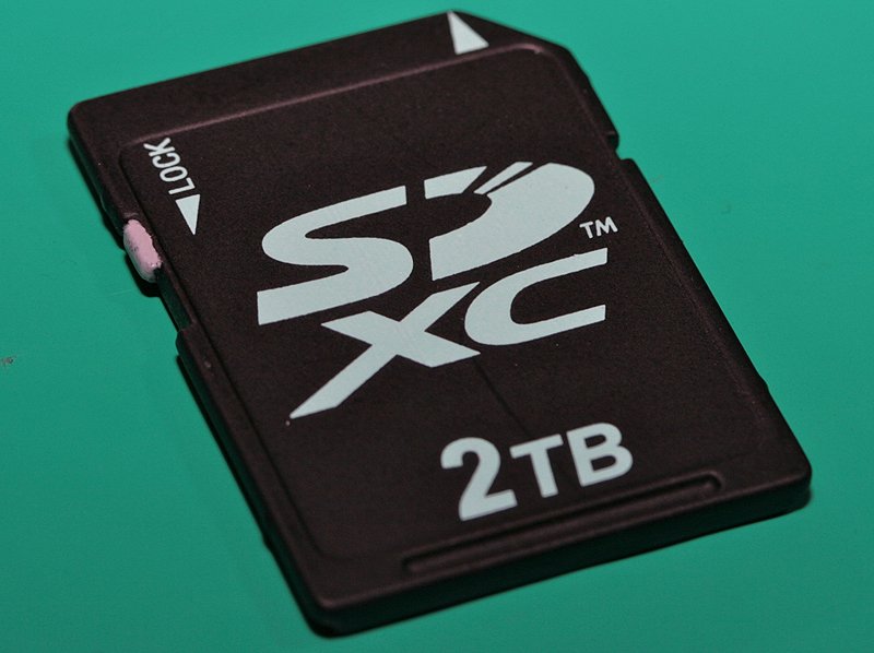 Sd как основная память. SD Card микро 2tb. SD карта памяти 1 терабайт. SD 2 TB. Флешка микро SD 2тб.