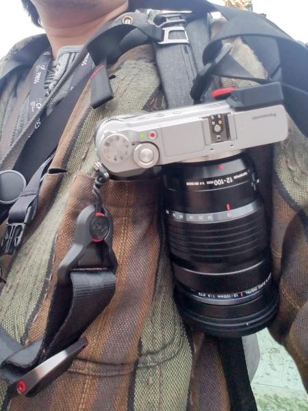 画像 デジカメアイテム丼 カメラ Pc機材に便利な多機能バックパック