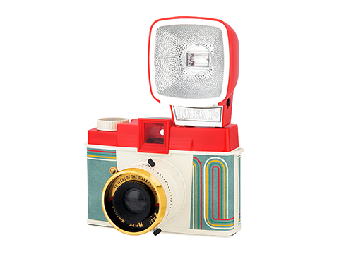 ロモグラフィー 中判カメラ Diana F の10周年記念モデルを発売 デジカメ Watch