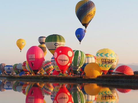 イベント告知 色とりどりのバルーンが大空に踊る 熱気球グランプリ が今年も開催 デジカメ Watch