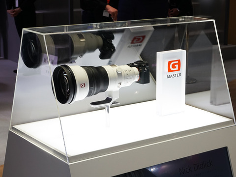 イベントレポート Cp ソニー Eマウント 400mm F2 8 Gm のモックアップを展示 デジカメ Watch