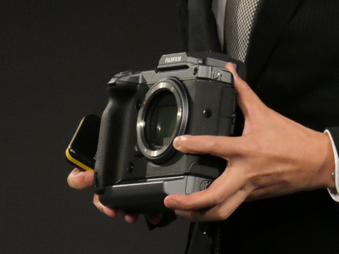 フォトキナ 富士フイルム 1億画素の gfx を開発発表 デジカメ watch