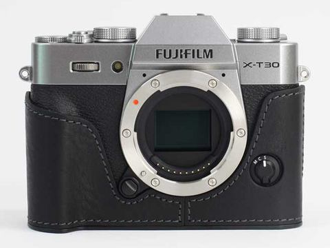 FUJIFILM X-T30専用設計のレザーカメラケース - デジカメ Watch