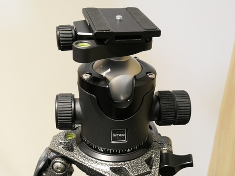 カメラ その他 ジッツオ、耐荷重30kgの「センターボール雲台4型QD」を日本で先行発売 