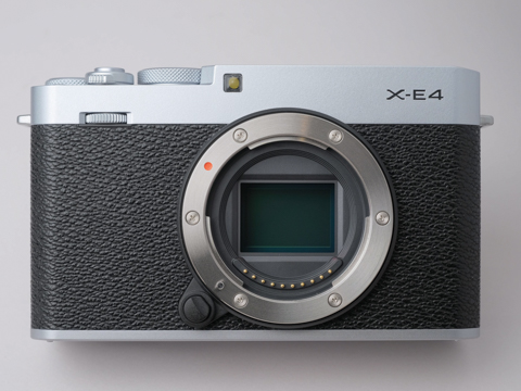 カメラ デジタルカメラ 新製品レビュー：FUJIFILM X-E4ファーストインプレッション - デジカメ 