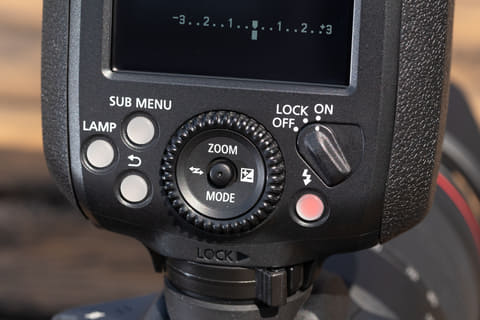 新製品レビュー キヤノンのリチウムイオンバッテリー採用ストロボ Speedlite El 1 デジカメ Watch