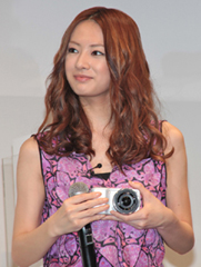 ソニー Nex シリーズのテレビcmに北川景子さんと浅野忠信さんを起用 デジカメ Watch Watch