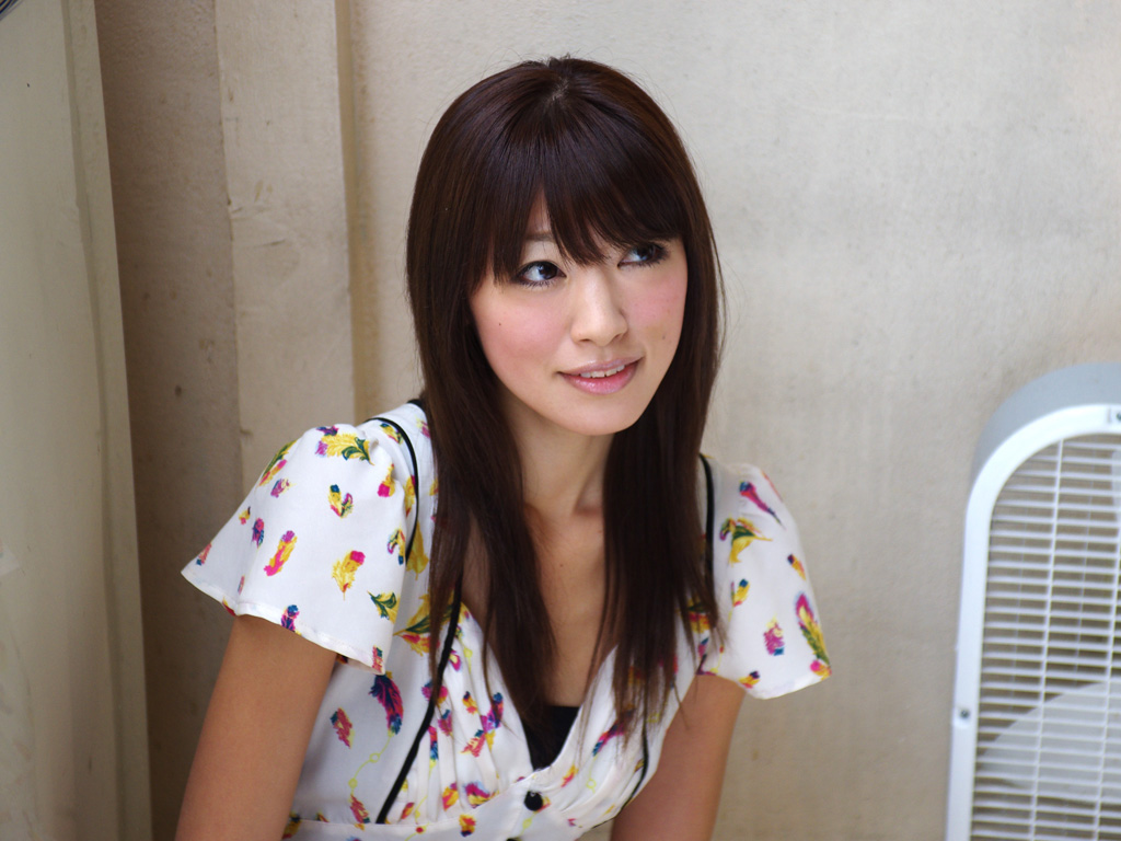 sweet-asian-movies-hospital-maxio-facial