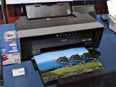 エプソン カラリオ 11年秋冬モデル発表会 デジカメ Watch Watch