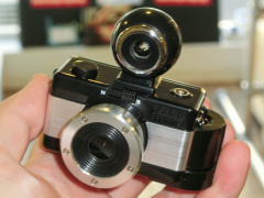 ロモグラフィー 110フィルム使用の魚眼カメラ Fisheye Baby 110