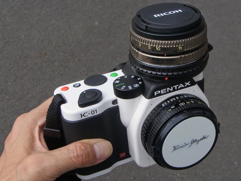 切り貼りデジカメ実験室 Pentax K 01 をリコーのパンケーキレンズで 2焦点レンズシステム にする デジカメ Watch Watch