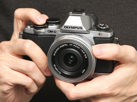 オリンパス OM-D E-M10 シルバー-