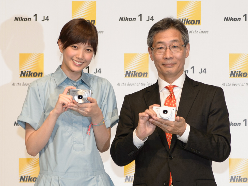 Nikon 1 J4 発表会に本田翼さんが登場 デジカメ Watch Watch