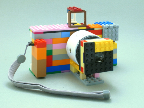 OLYMPUS AIRの進化を探れ！ 第3回：レゴでカメラボディを作ってみた