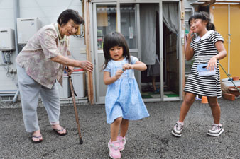 藤岡亜弥写真展「川はゆく」 - デジカメ Watch