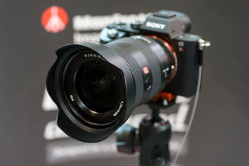 ジッツオ、ソニーα9/α7R III/α7 III専用のLブラケット - デジカメ Watch