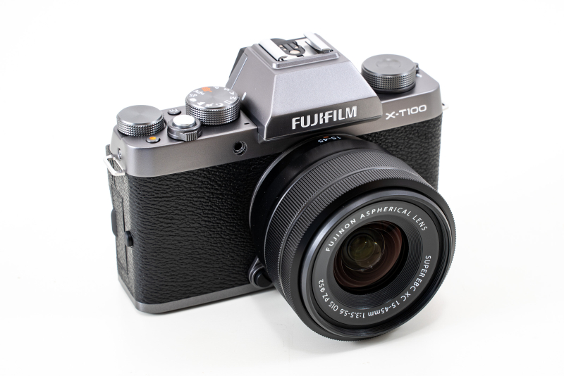 カメラFUJIFILM XT-100  ブラック   本体のみ