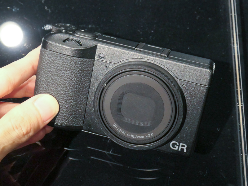 触ってきました「RICOH GR III」 - デジカメ Watch