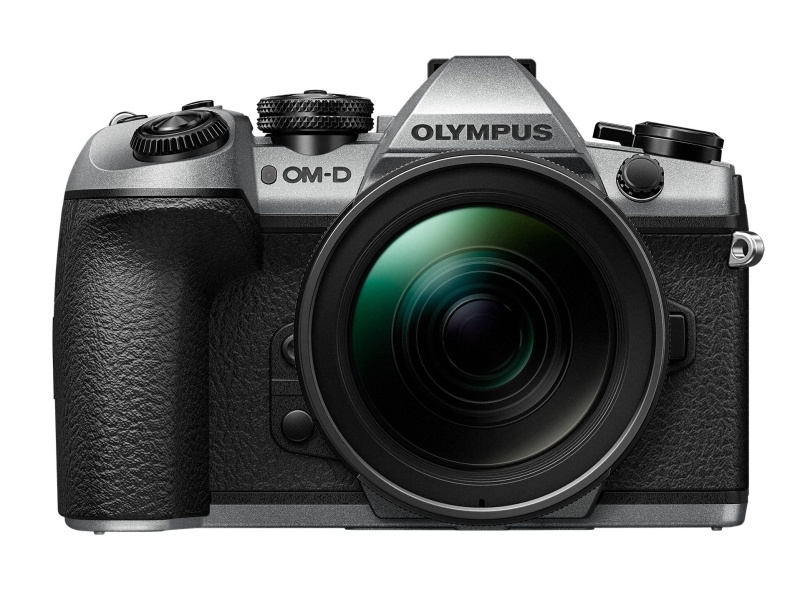 人気のシルバー　最新バージョン　OLYMPUS OM-D E-M1