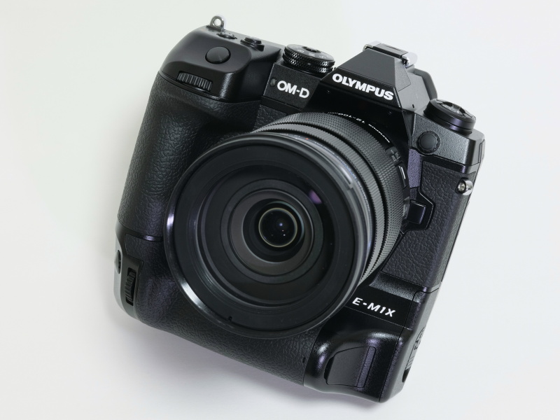 新製品レビュー：OLYMPUS OM-D E-M1X（外観・機能編） - デジカメ Watch