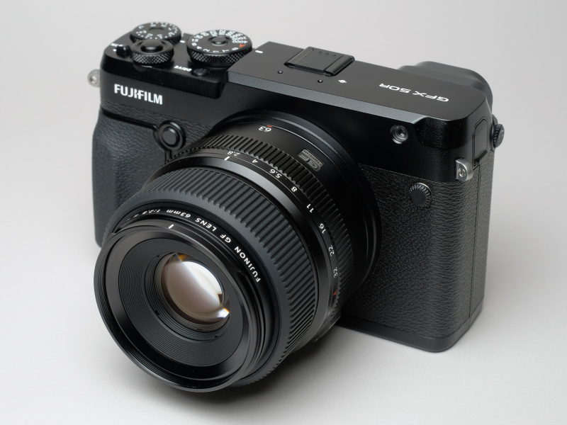 新製品レビュー：FUJIFILM GFX 50R（外観・機能編） - デジカメ Watch