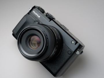 新製品レビュー：FUJIFILM GFX 50R（外観・機能編） - デジカメ Watch