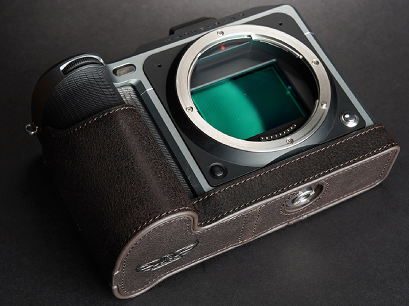 本革 新品 カメラケース Hasselblad X1D/X1DⅡ用 Hasselblad X1D II 50Cなどに対応したレザーカメラケース - デジカメ Watch