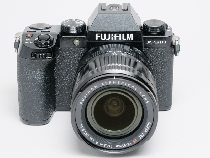 国内正規□ FUJIFILM ミラーレスデジタルカメラ X-S10 Wズームレンズ