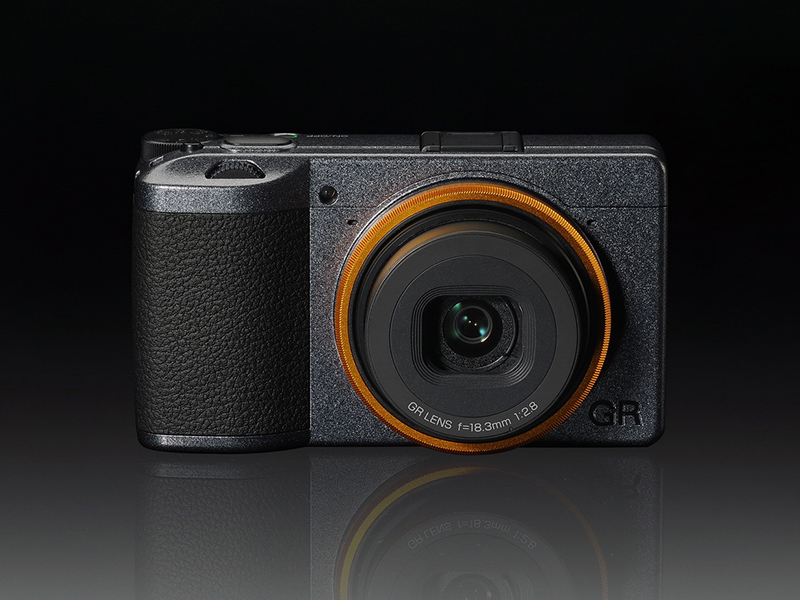 RICOH GR IIIに、メタリックグレー塗装の「Street Edition」キット ...