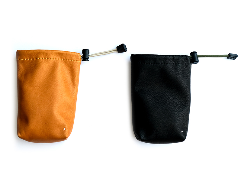 INDUSTRIA、RICOH GRがすっぽり収まるレザー巾着。3,850円 - デジカメ