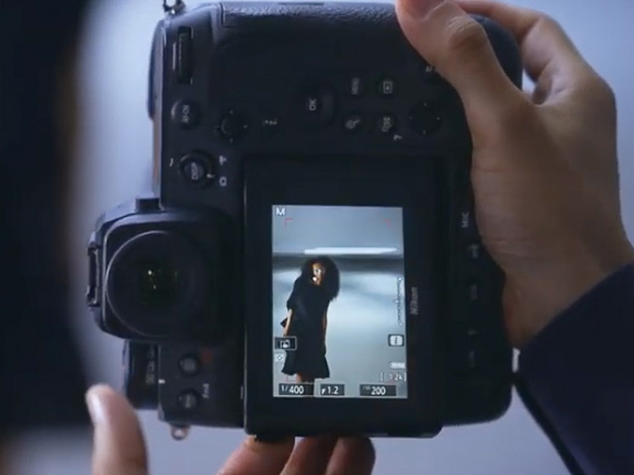 ニコン Z 9のティザー動画が公開。背面モニターは3軸チルト式か